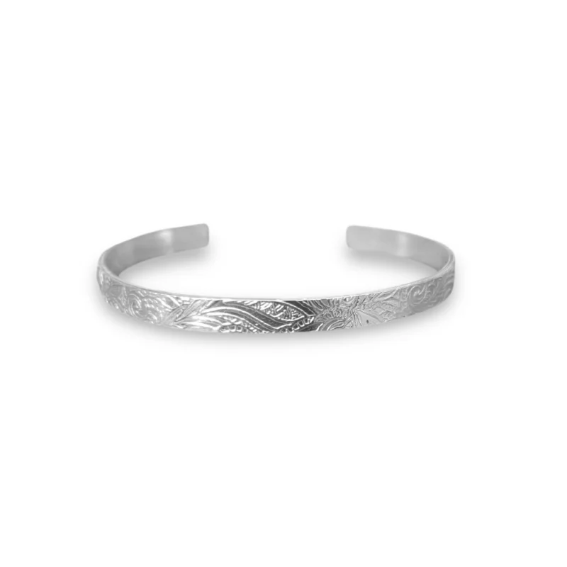 Sterling silver shell texture bangle